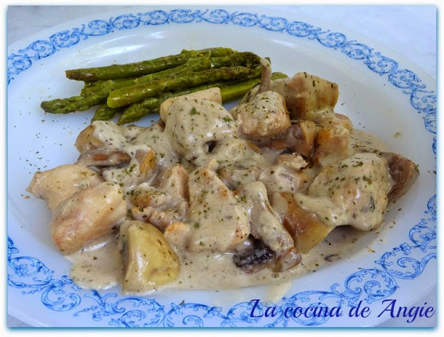 Pollo A La Crema Con Aroma De Tomillo
