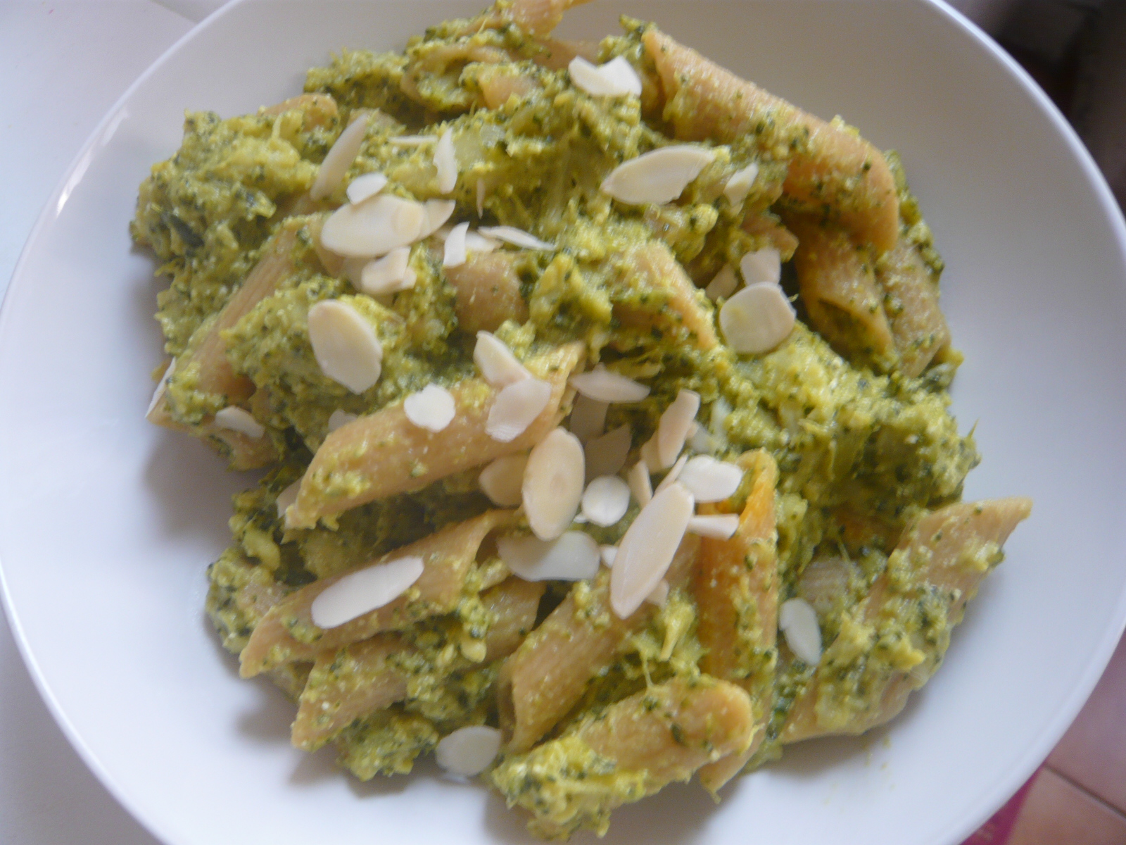 Vitto e Libri Pasta integrale con broccoli ricotta zafferano e mandorle...