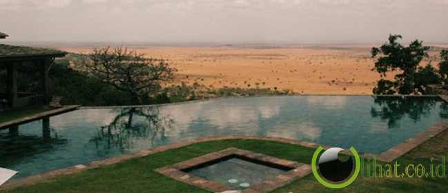 Main Pool di Singita Grumeti Reserves Sasakwa Lodge, Tanzania, Afrika