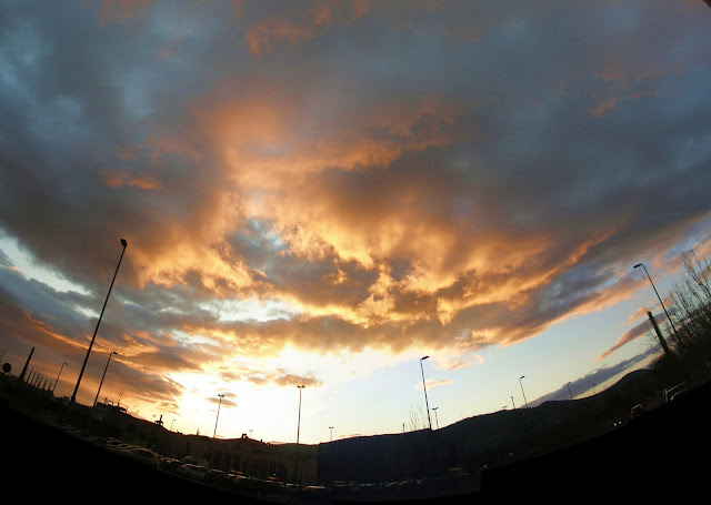 sunset, naplemente, felhők, clouds, red, piros, napnyugta, Auchan, Óbuda, hipermarket, Budapest, Szentendrei út, III. kerület, vicces