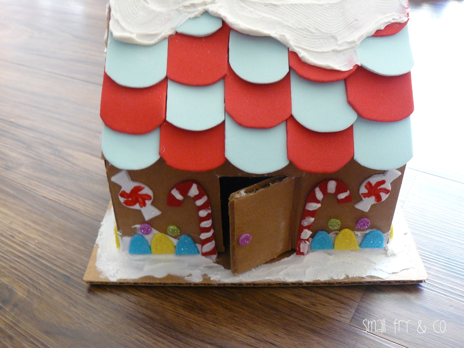 Small Fry & Co. : Not Your Ordinary Gingerbread House