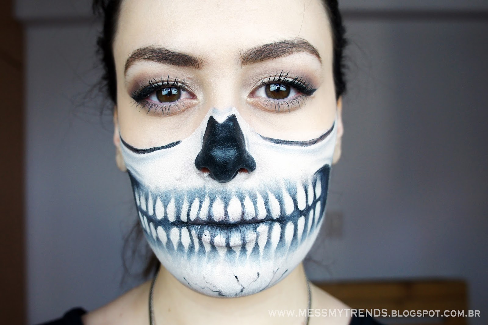 Maquiagem para Halloween Metade Caveira - Skull Makeup 