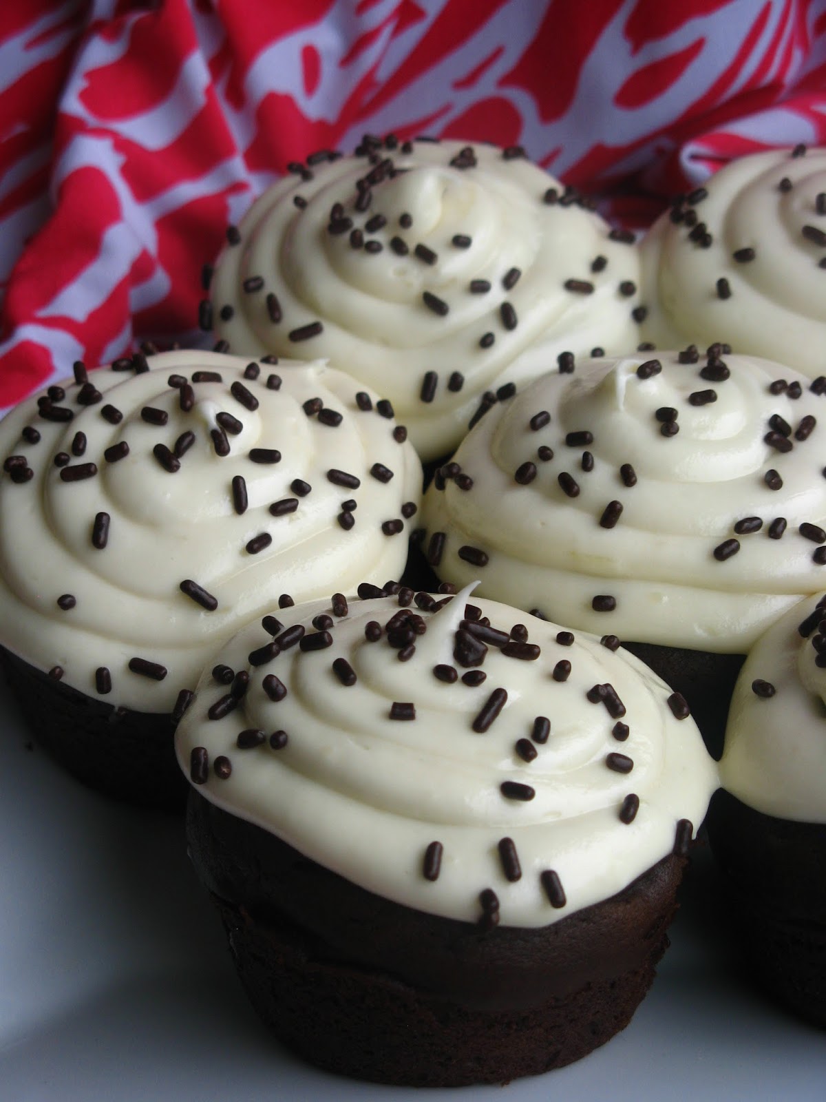 White Family Recipes Sweet Tooth Fairy Black & White Cupcakes