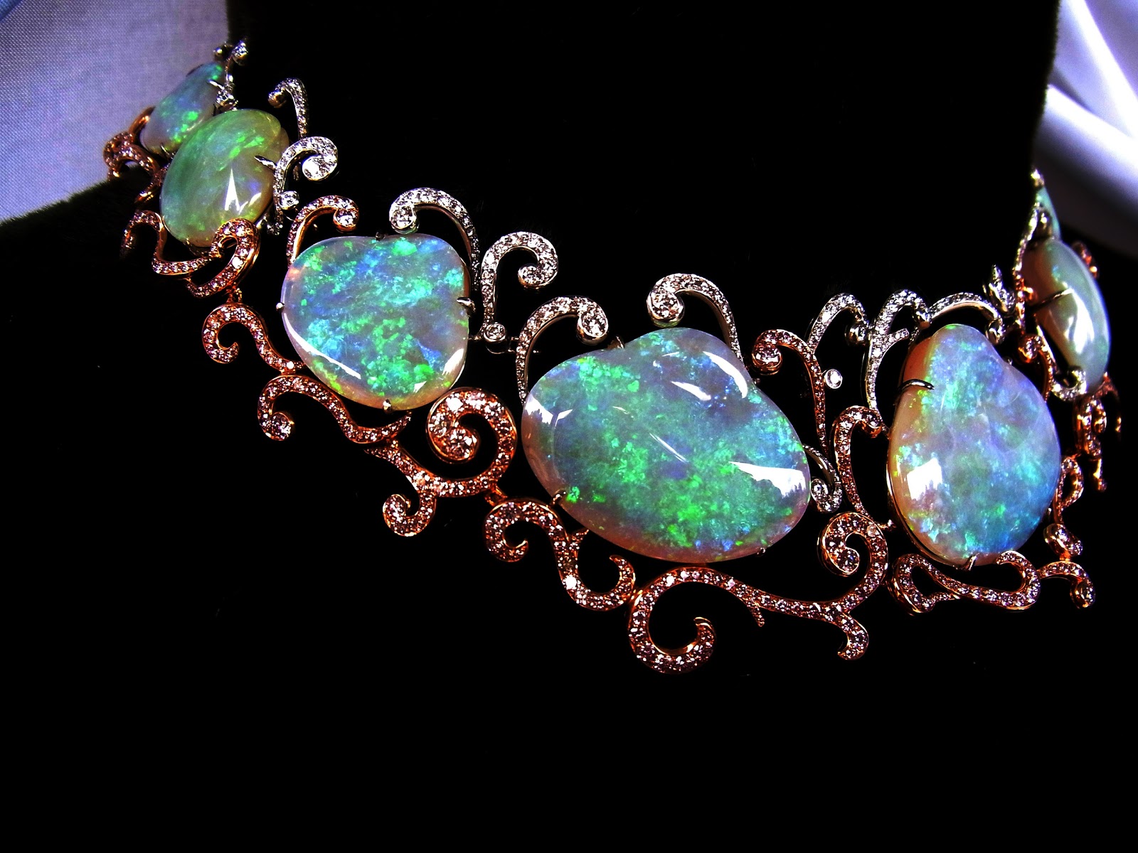 Tremonti Fine Gems & Jewellery Opal Facts 1 Opal's Famous History
