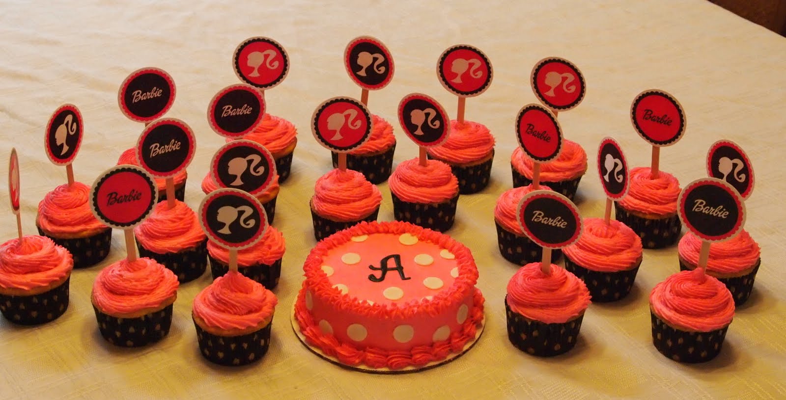 Becky Kelly Cakes: Barbie Cupcakes