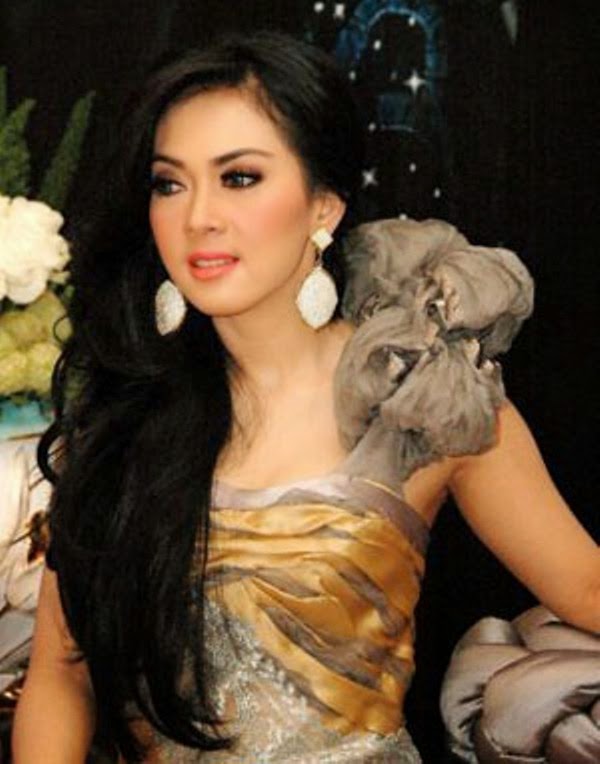 Wanita Tercantik di Indonesia Foto Cewek Cantik 2014 | Tourworldinfo