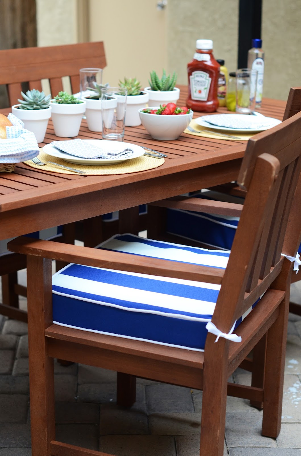 DIY FRIDAY BACKYARD BBQ + 2SIDED CHAIR CUSHIONS WITH PIPING (TUTORIAL