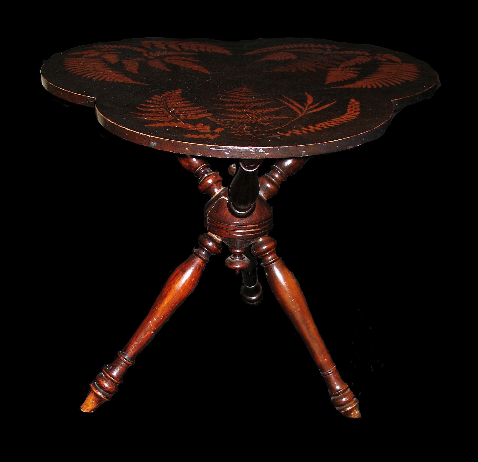 PORTOBELLO ANTIQUES NEW ZEALAND FERNWARE TABLE
