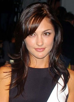 Medium Length Layered Hairstyle Pictures - Celeb Haircut Ideas
