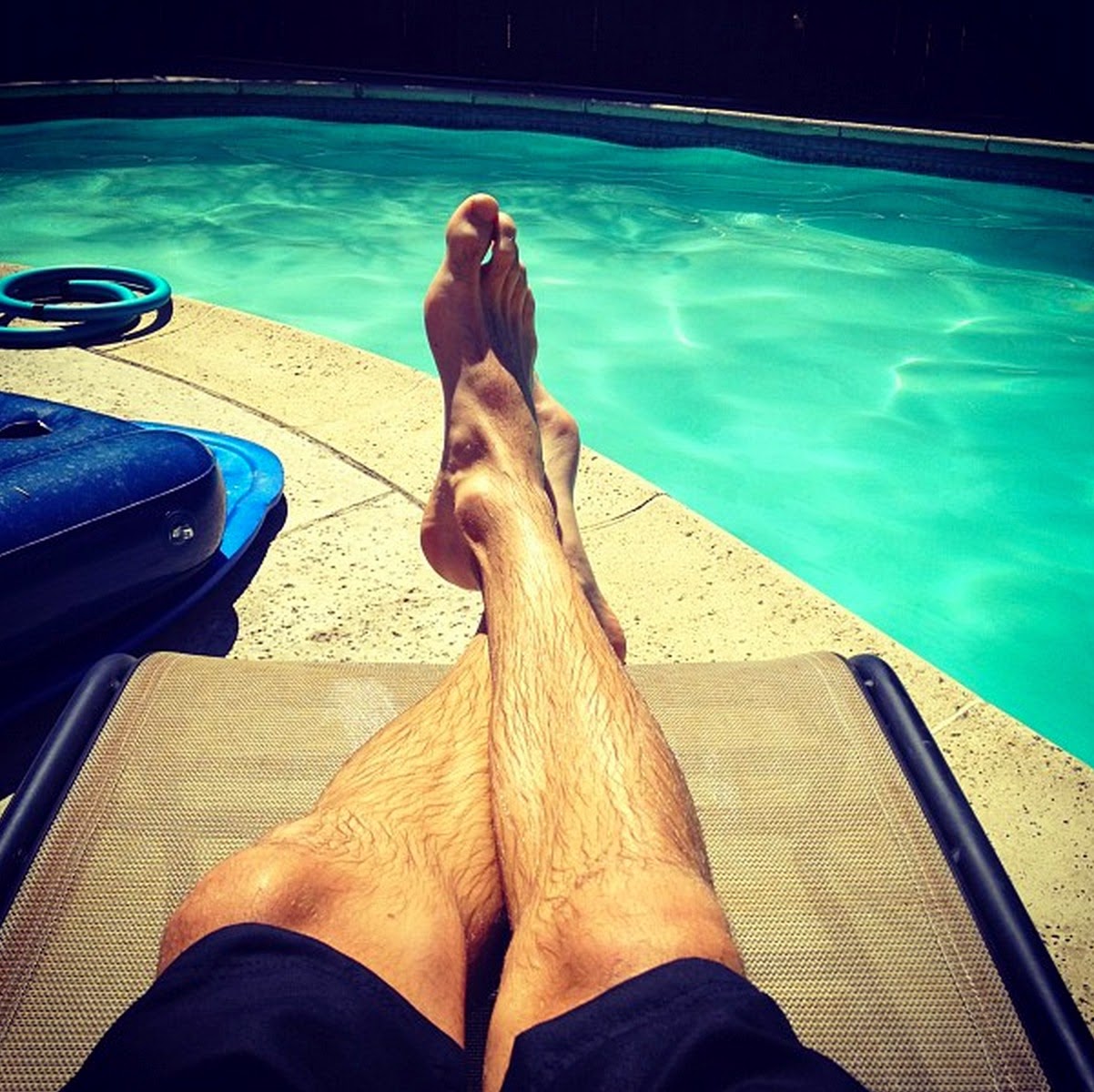 Robbie Amell perfection feet. 