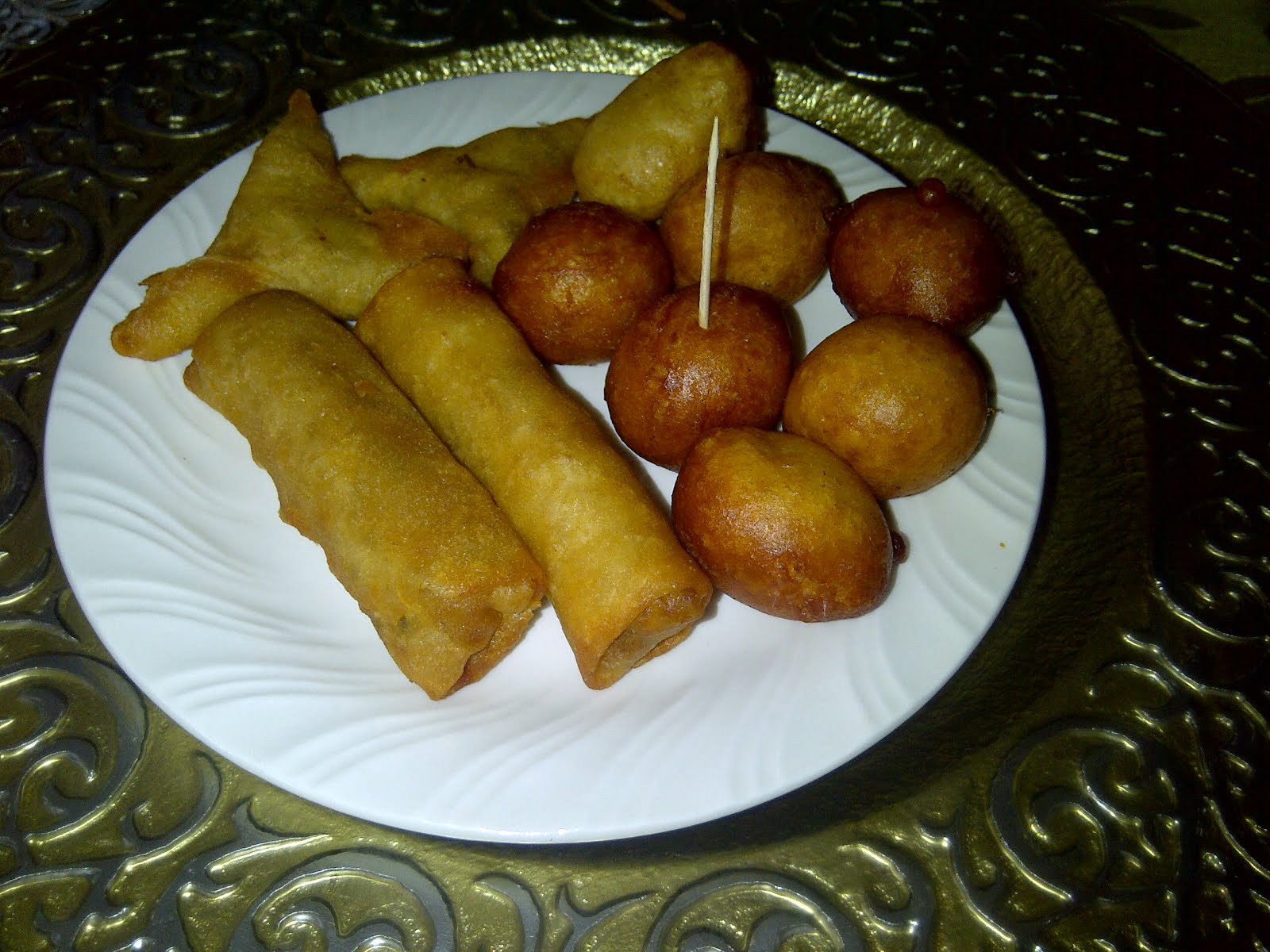 She Spys Pastry Land....Basic small chops..The best around