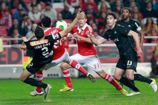 slb-Academica_penalti_salvador2.jpg
