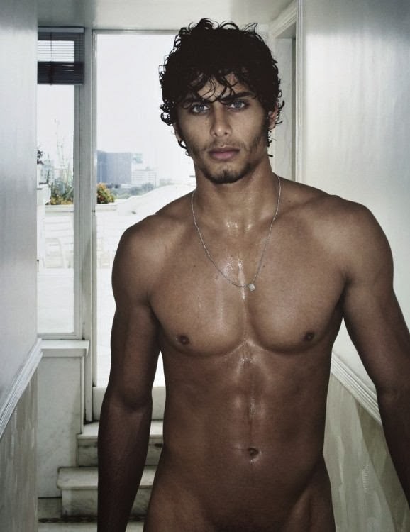 Shirtless Guys are Hot: Jesus Luz