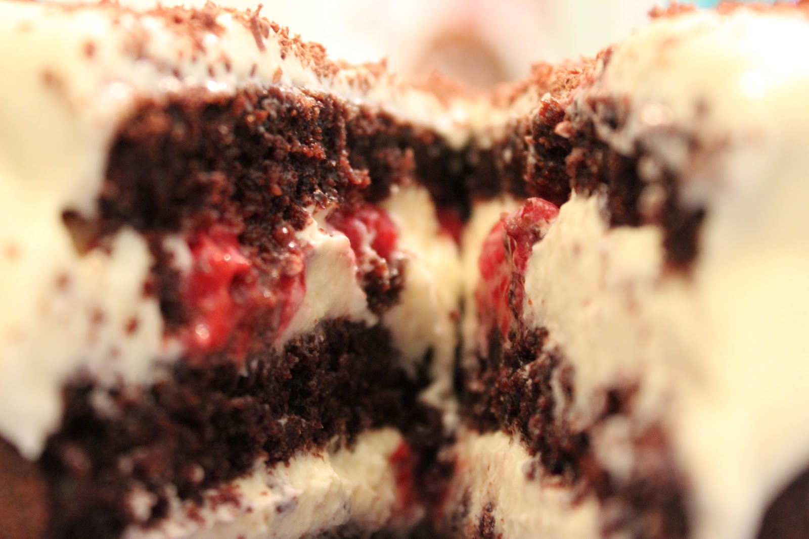 The Cakes Are All We Need Valkosuklaavadelmatäyte