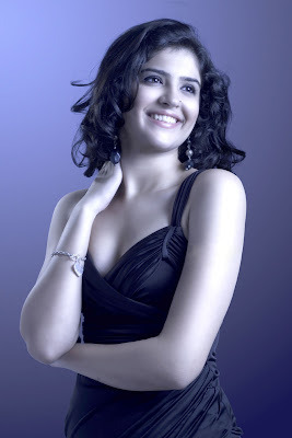 Deeksha Seth hot pics