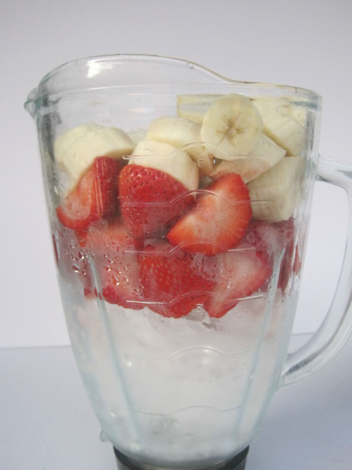 THE pepper EXPRESS EAS Vanilla Protein Strawberry Banana Smoothie