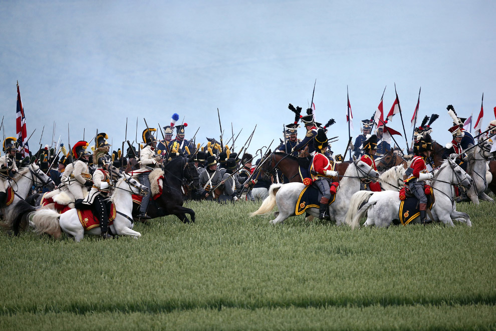 Реконструкция битвы при Ватерлоо (15 фото)