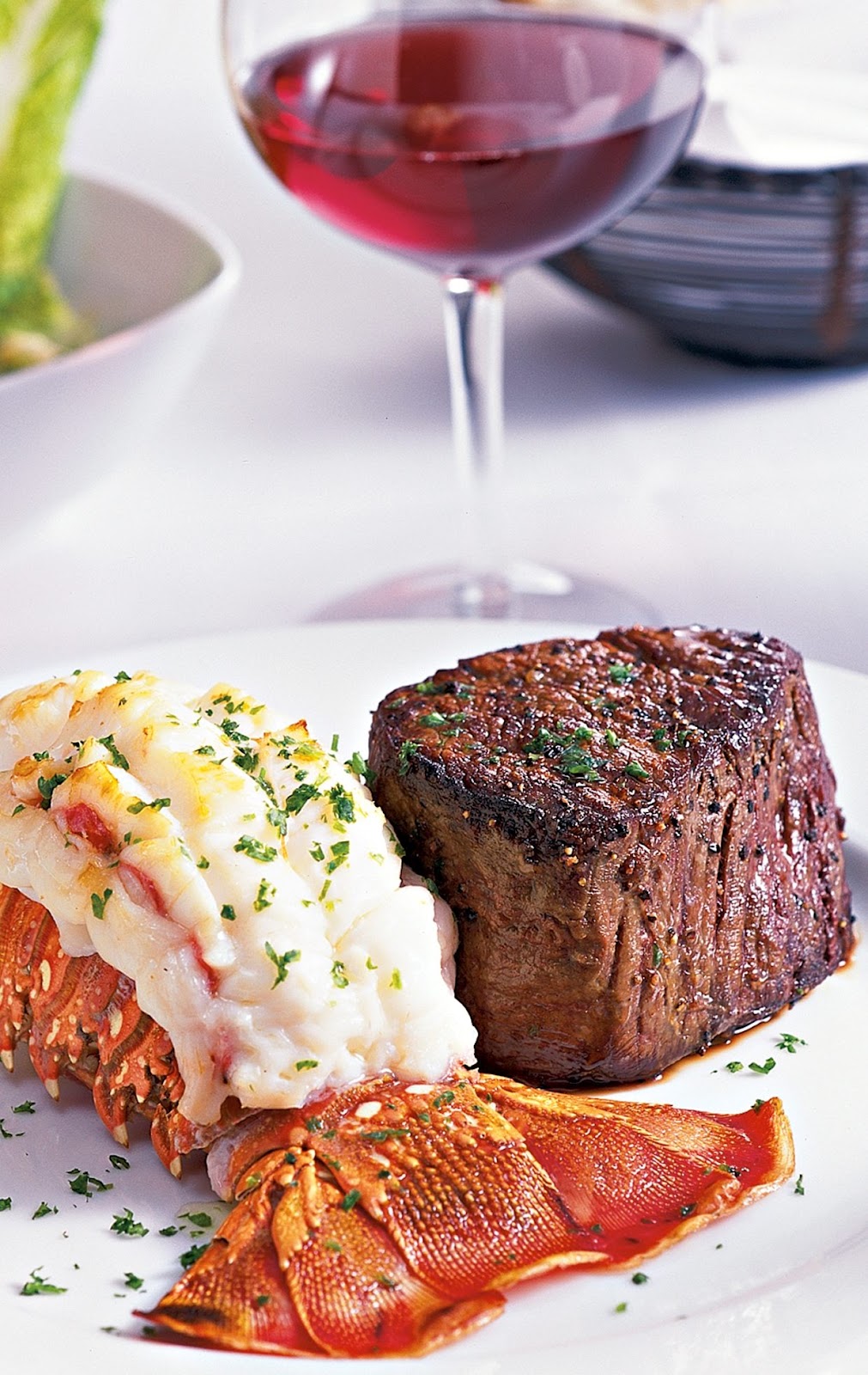 Pulling Corks & Forks Fleming’s Prime Steakhouse & Wine Bar Offers
