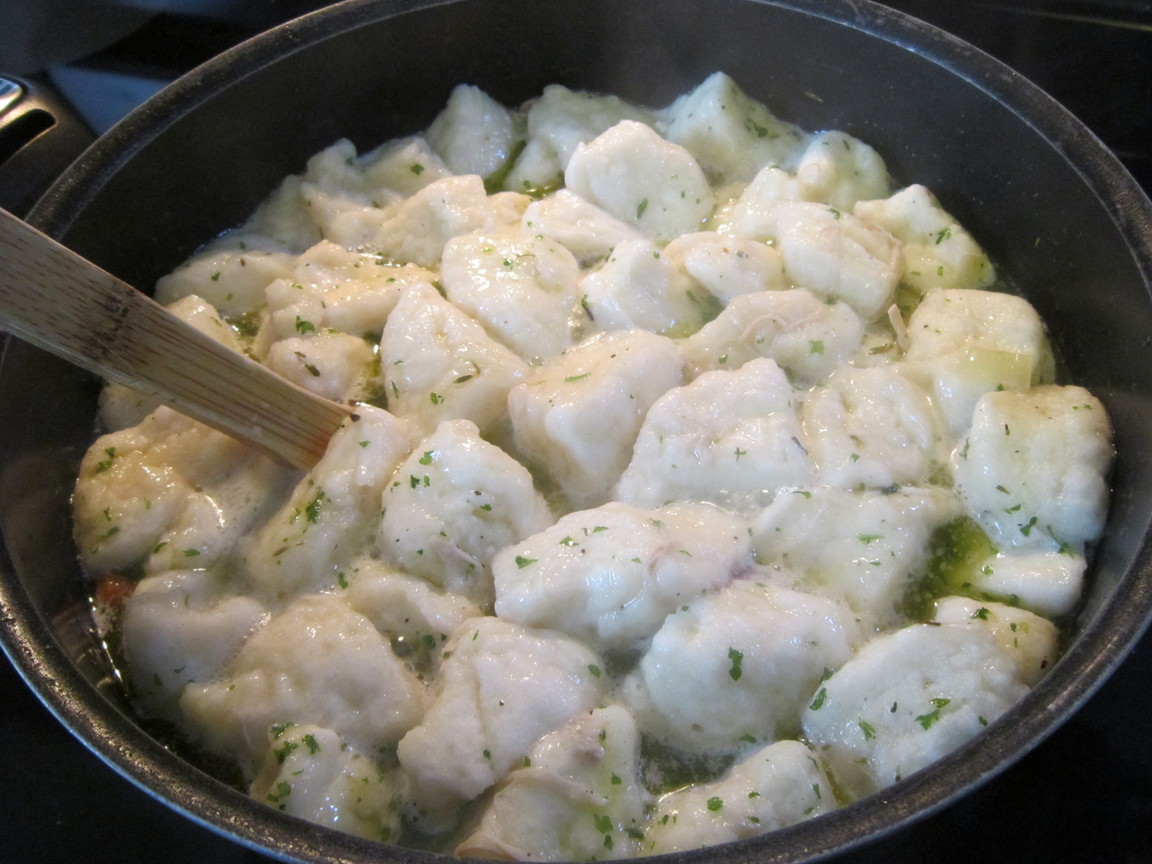Home Cooked Happiness: Chicken and Dumplings