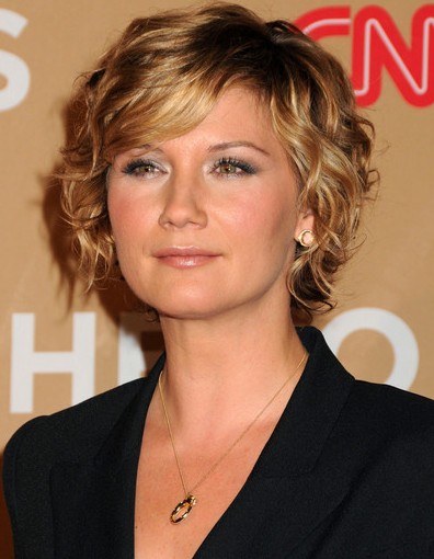Style Maddie Short Curly Hairstyles 01