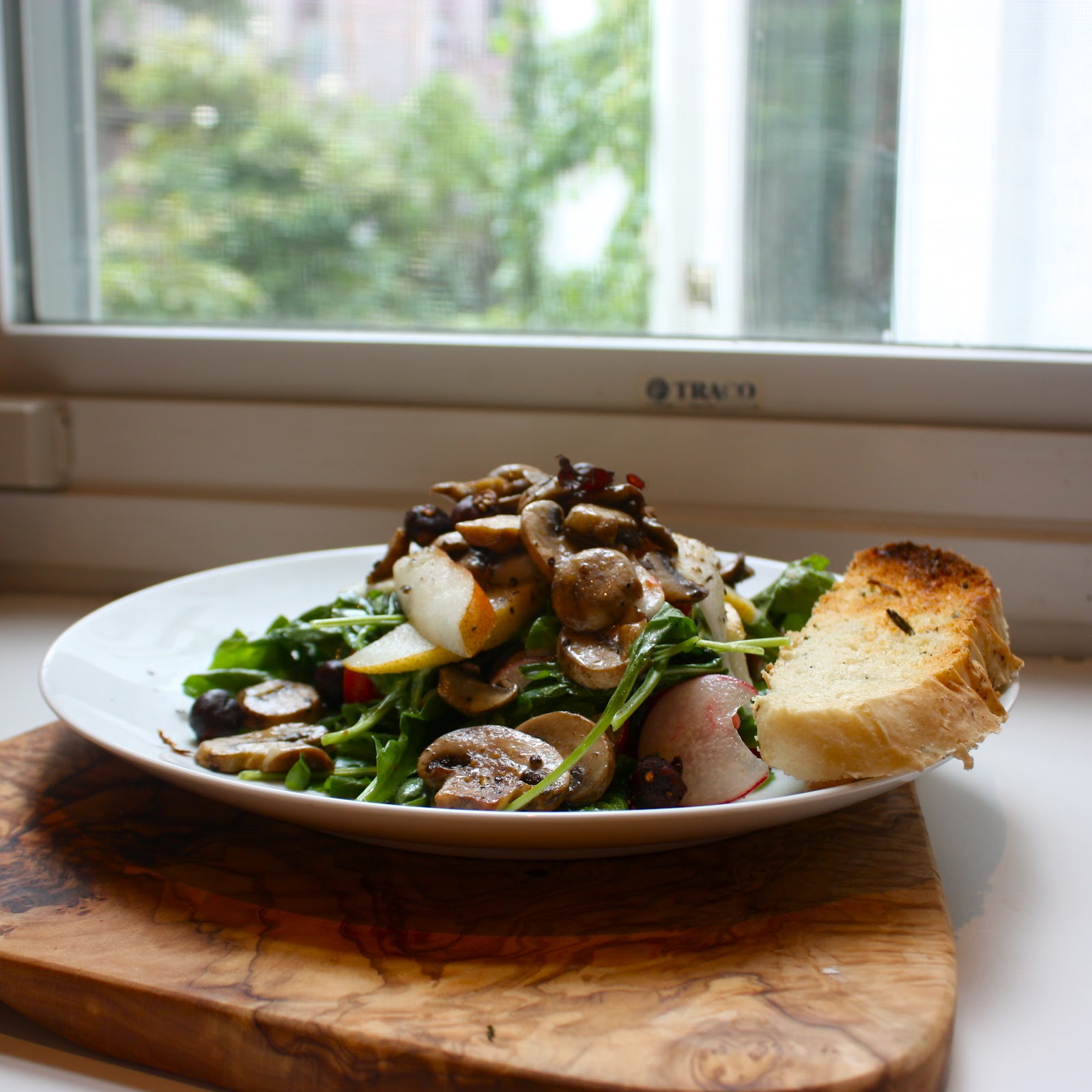 Cannella Vita warm mushroom salad