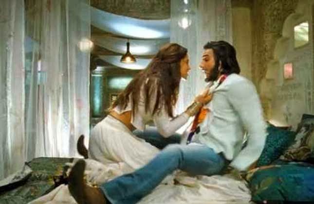 HOT WALLPAPERS WORLD: Deepika Padukone & Ranveer Singh Steamy Hot Scene