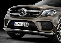 2017-Mercedes-GLS-66.jpg