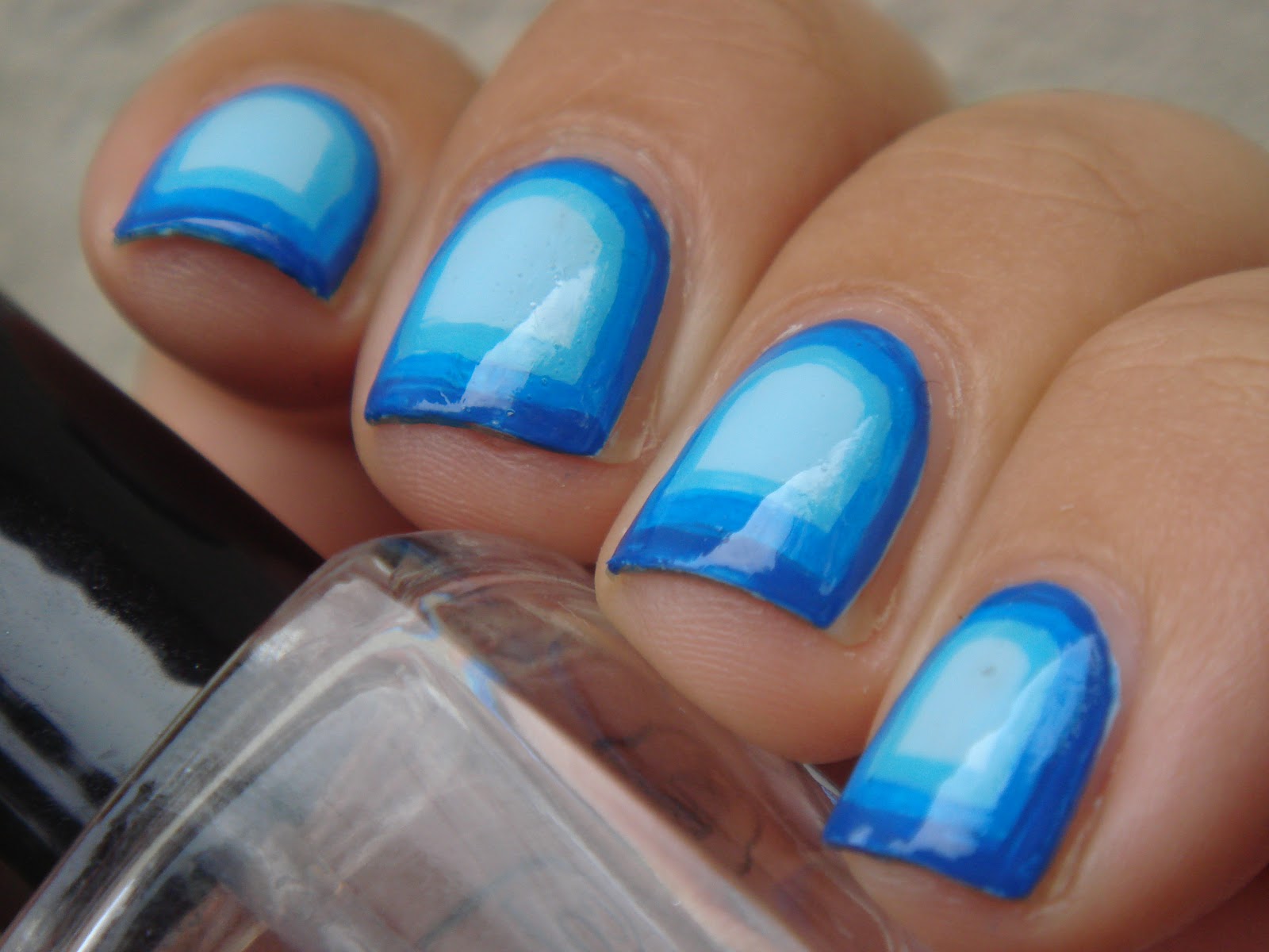 nail loopy BLUE GRADIENT FRAMED/ BORDER NAILS