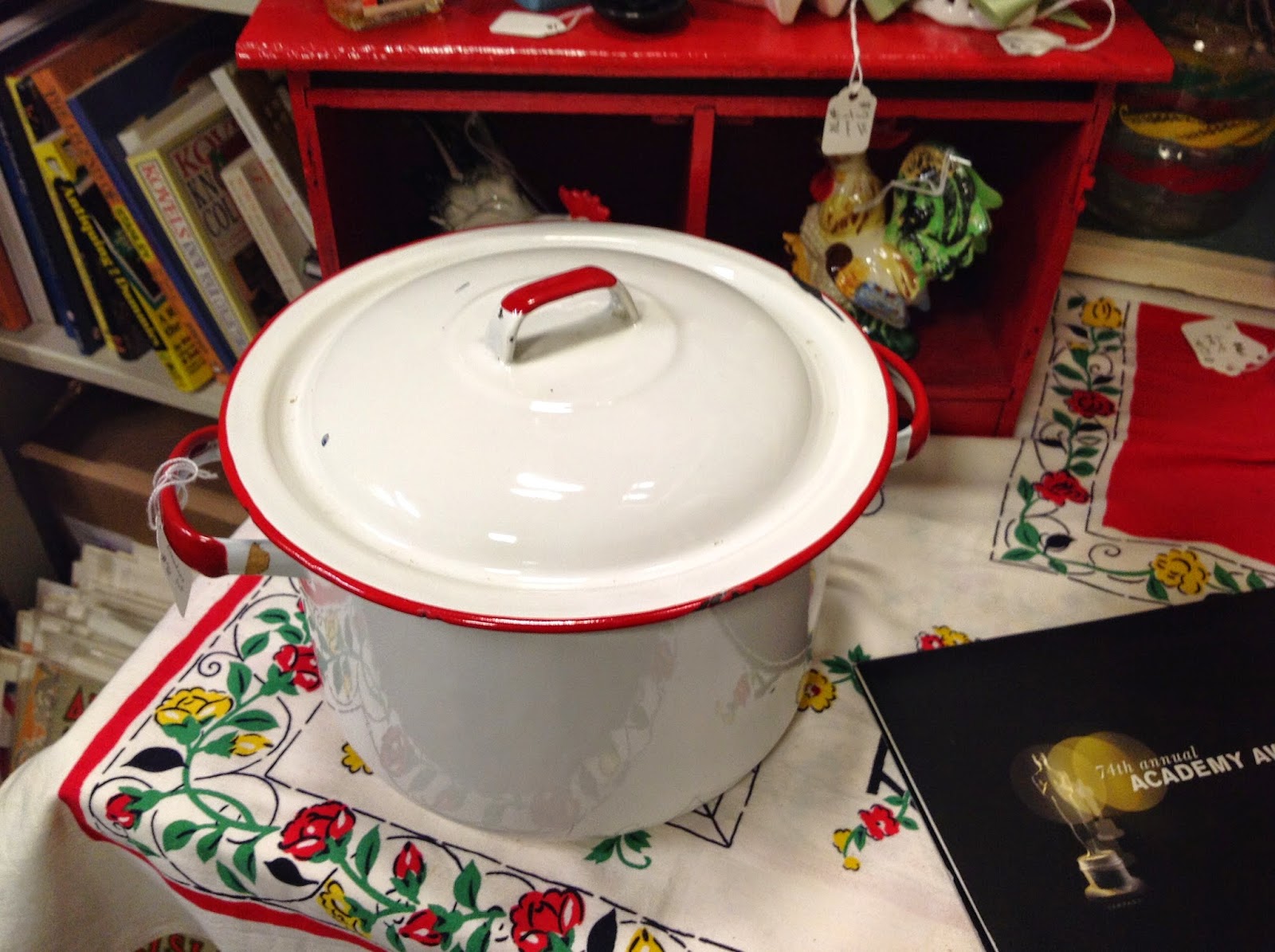 C. Dianne Zweig - Kitsch 'n Stuff: Could My Vintage Red and White Enamel  Soup Pot Really Be A Chamber Pot?