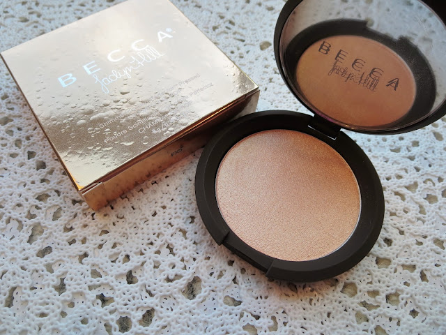a picture of Becca x Jaclyn Hill Shimmering Skin Perfector (Champagne Pop)