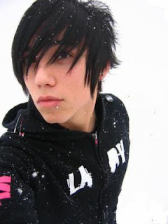 Scene Emo Hairstyle for Boys 2012 - Emo Hairstyle Picture Gallery