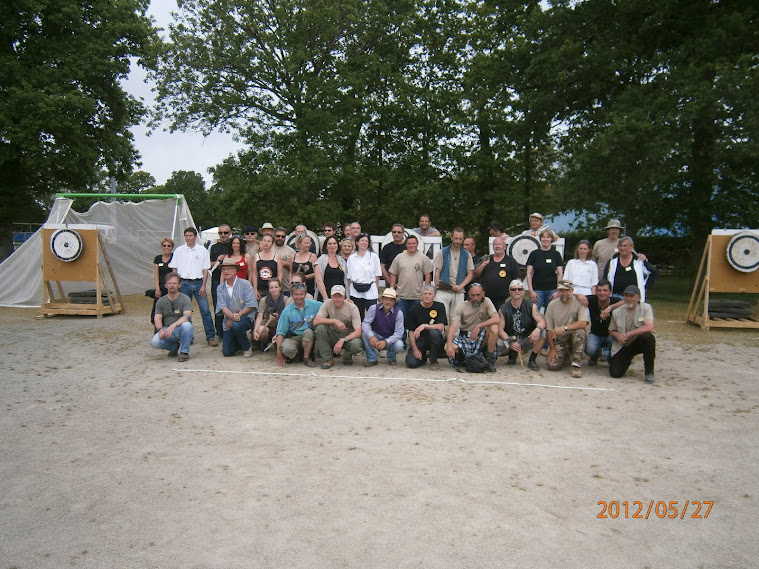 LES LANCEURS DE COUTEAUX ET DE HAHES DU CHAMPIONNAT DE FRANCE