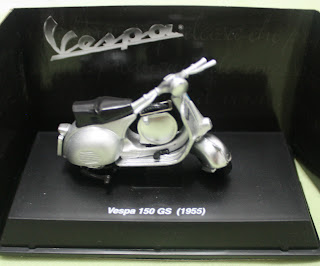 Miniatur Motor Vespa 150 GS