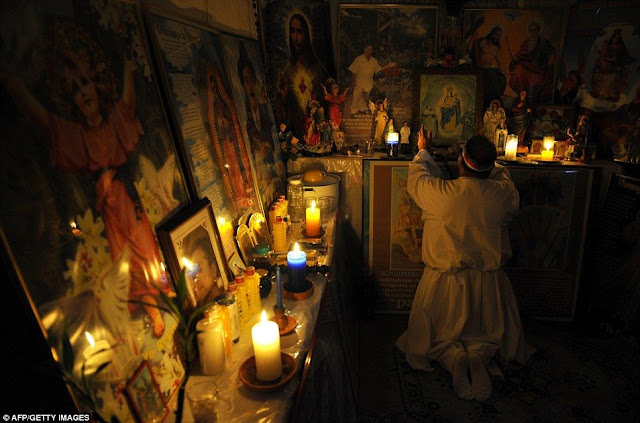 Exorcist, Ritual Mengusir Roh Jahat Di Kolombia [ www.BlogApaAja.com ]