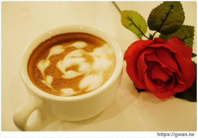 O Rose法式冰淇淋,捷運美食,捷運藍線美食,花朵冰淇淋,玫瑰花冰淇淋,少女甜點,夢幻甜點,手工冰淇淋,甜點下午茶,玫瑰花瓣,法國主廚-29