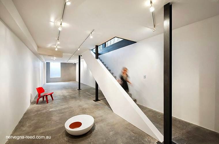 Casa urbana de dos plantas y un nivel soterrado en Australia