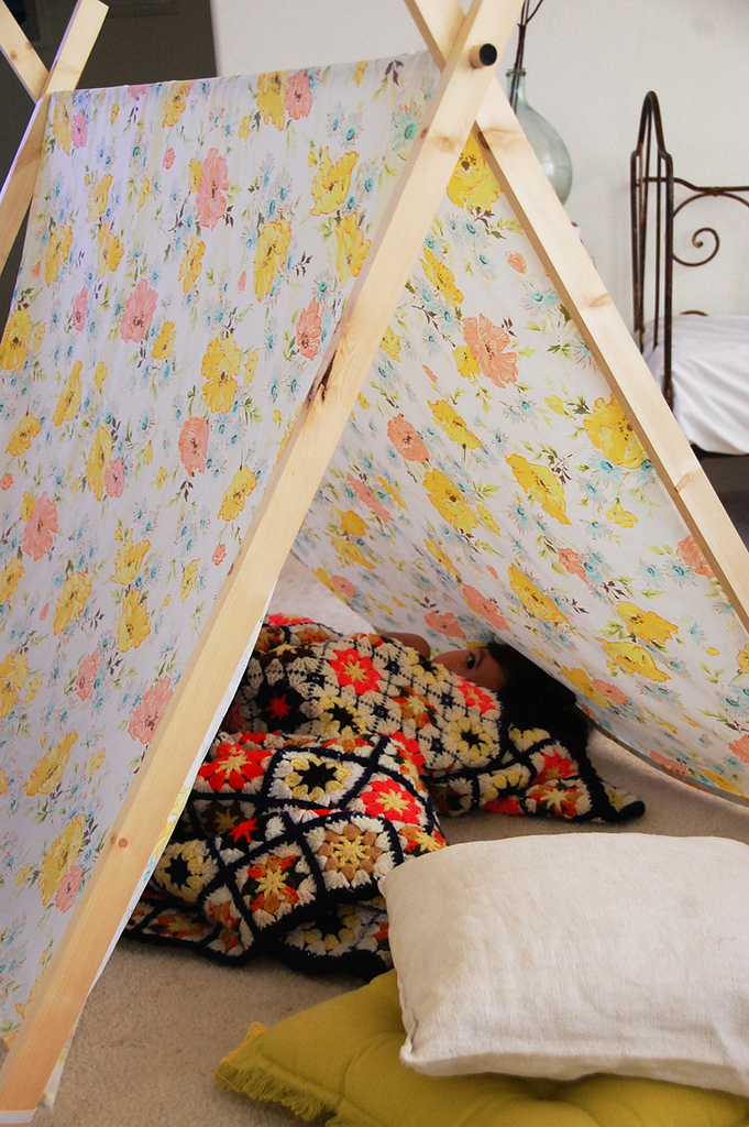 Fort A Day A Folding Blanket Fort/Kids Tent SO SIMPLE!