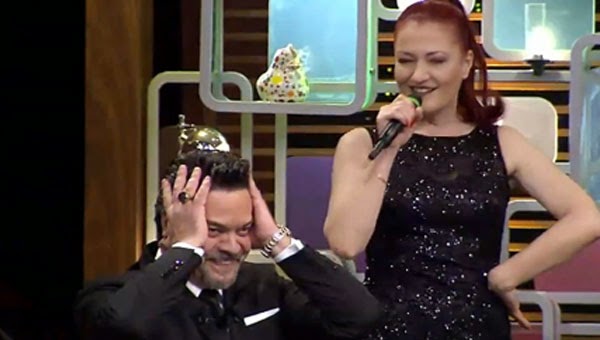 Candan Ercetin Studyoyu Basti Beyaz Show Youtube
