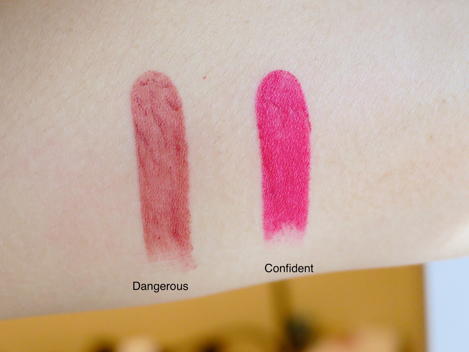 Estee Lauder Pure Color Envy Sculpting Lipsticks Confident Dangerous Swatch review