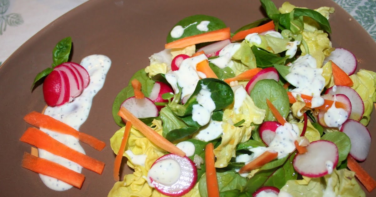 Cucinando e assaggiando... Insalata mista con salsa allo Yogurt