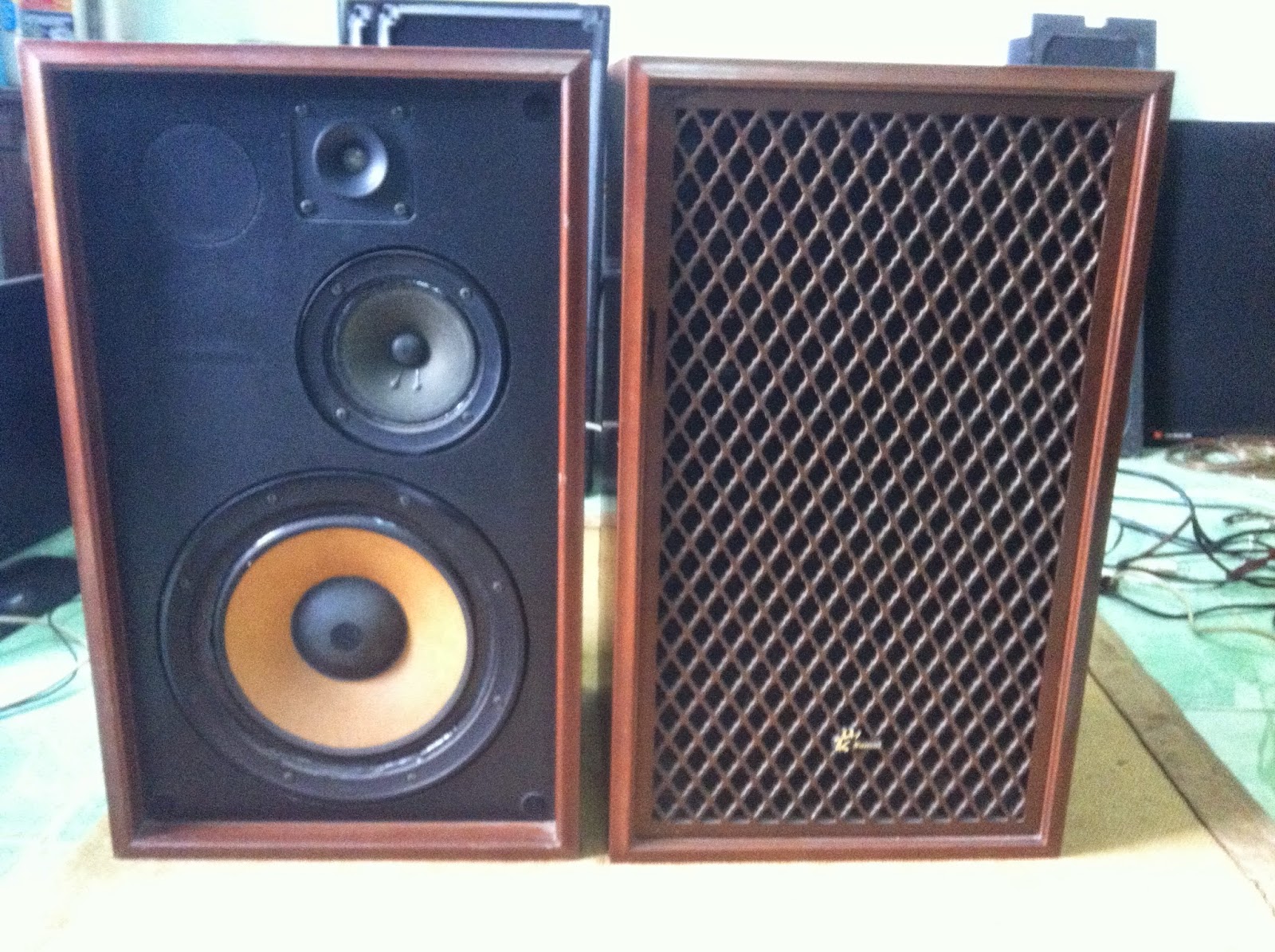 Mặt trước loa Sansui SP-150 Mặt trước loa Sansui SP-150