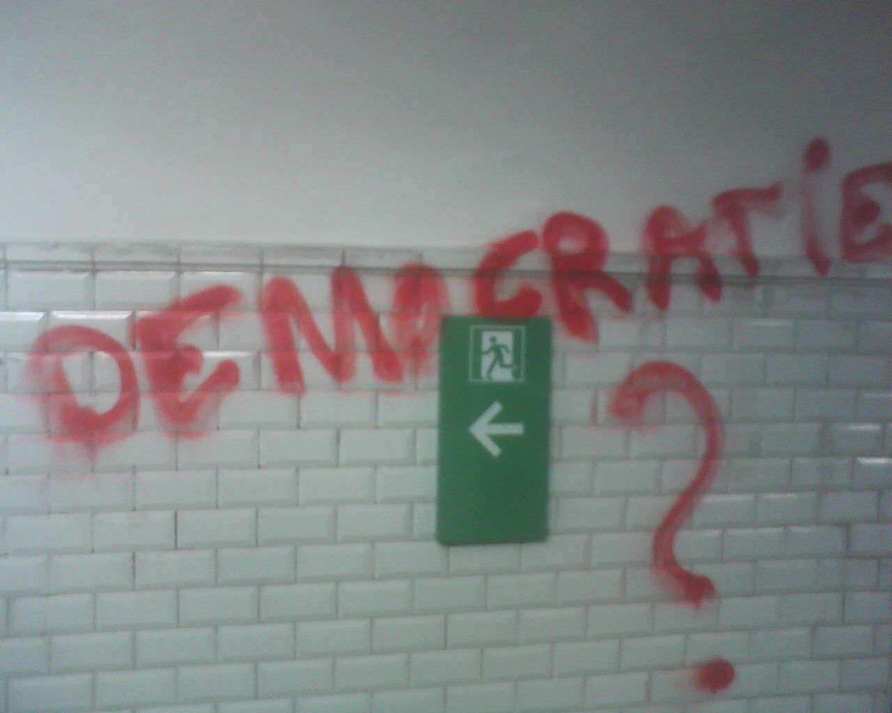 paris  metro  grafity