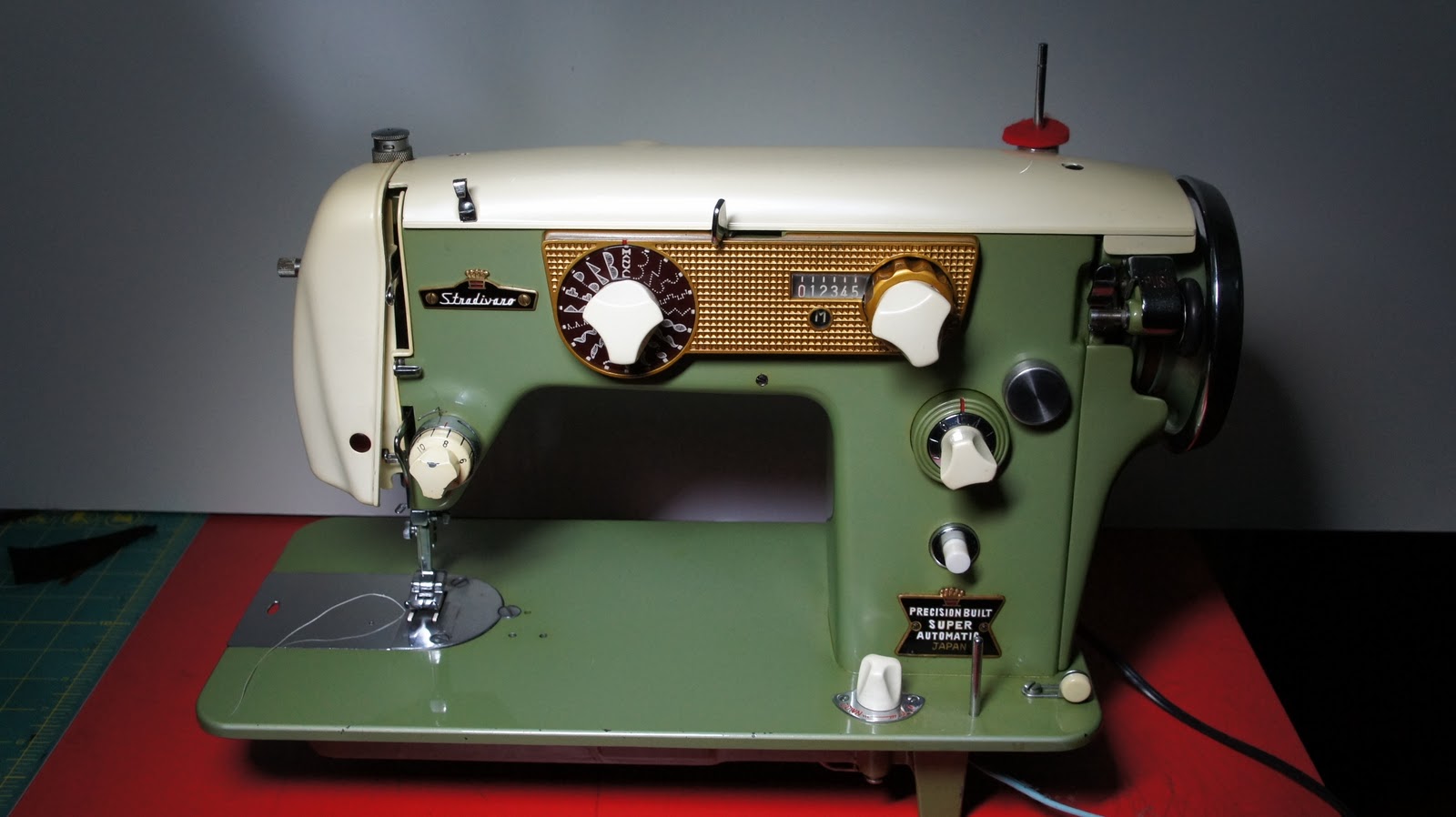 UCanSew2: Stradivaro