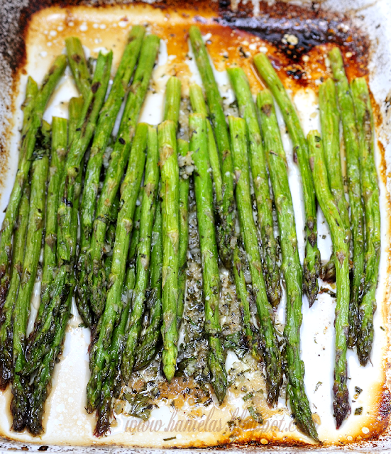 Haniela's Garlic Lemon Roasted Asparagus