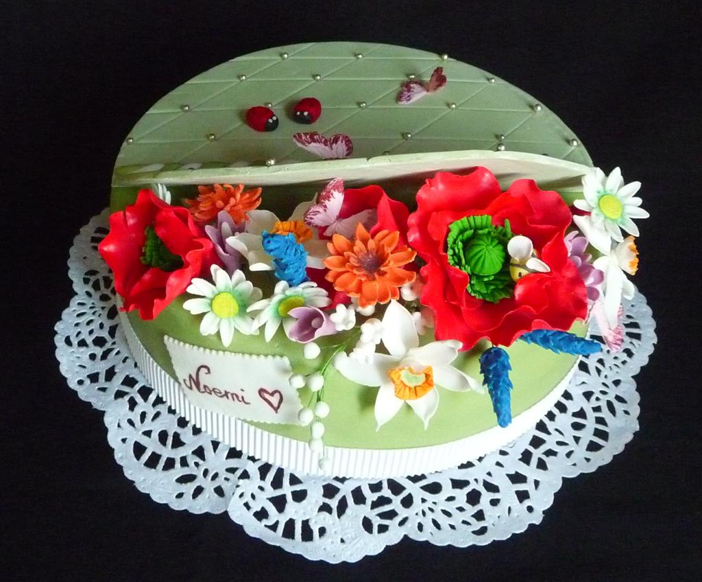 Mmmmmmmm Delicios De Gustos Tort Cu Flori De Camp