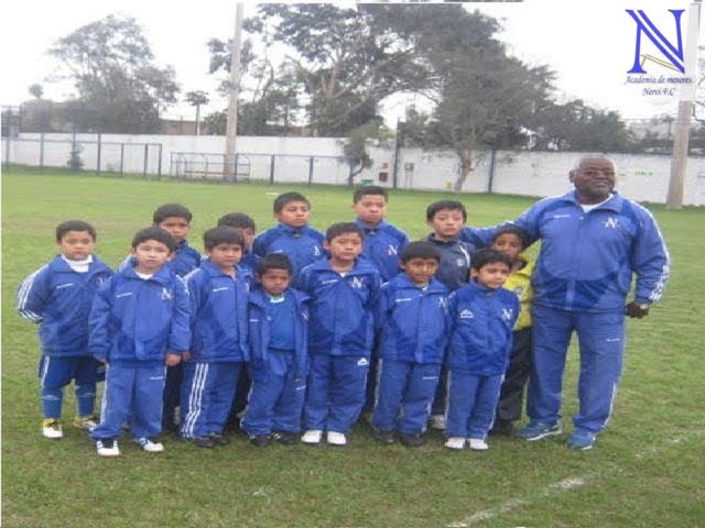 AMISTOSO EM EL COLEGIO ABRAHAN LINCOLD