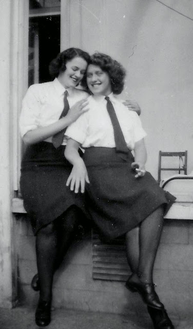 Interesting Vintage Photos of Lesbian Loves ~ vintage everyday