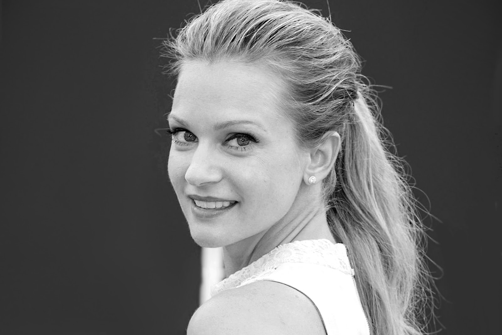 Criminal Minds Round Table: CRIMINAL MINDS Season 11 - Happy Birthday AJ Cook!