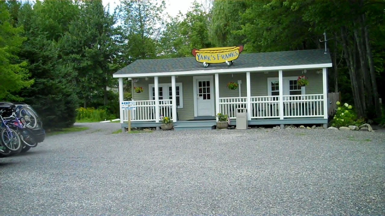 The Hot Dog Truck Hot Doggin' in Maine Yank's Franks in Wells, Maine