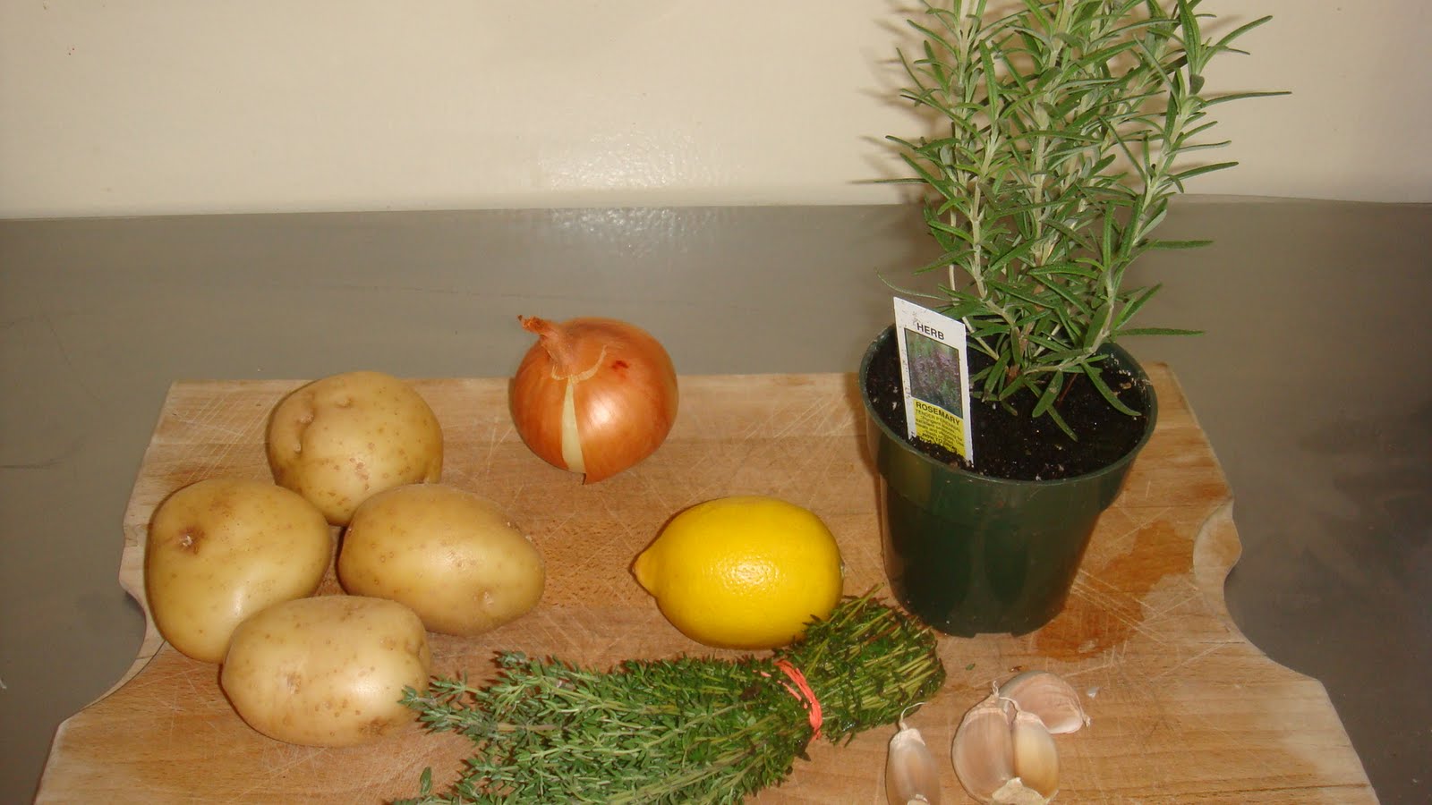 The world through Cat's eyes Chicken in a Cast Iron Pot / Poulet en